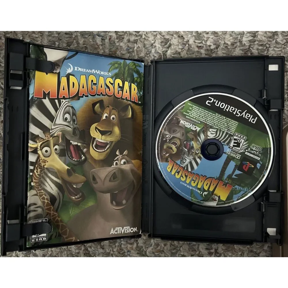 Madagascar (Sony PlayStation 2, 2005) Complete Disc Box & Manual